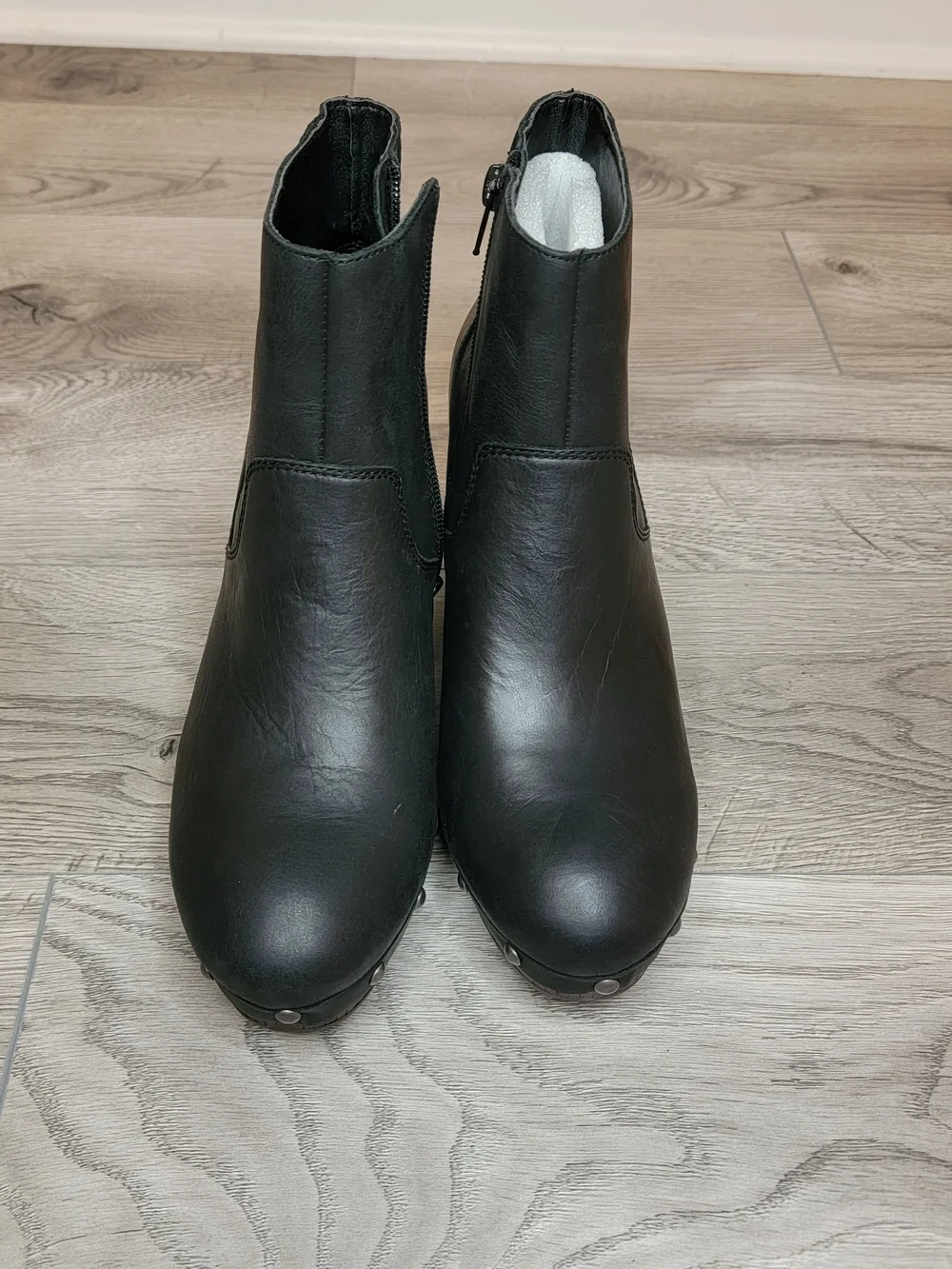 Lucky Brand Women's Yasamin Studded Leather Booties Black Size 10M NWOT